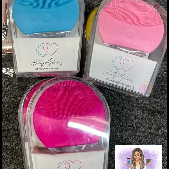 Silicone electric facial brush. Perfect for clogged pores, acne, excess oil, - Picture 9 of 9